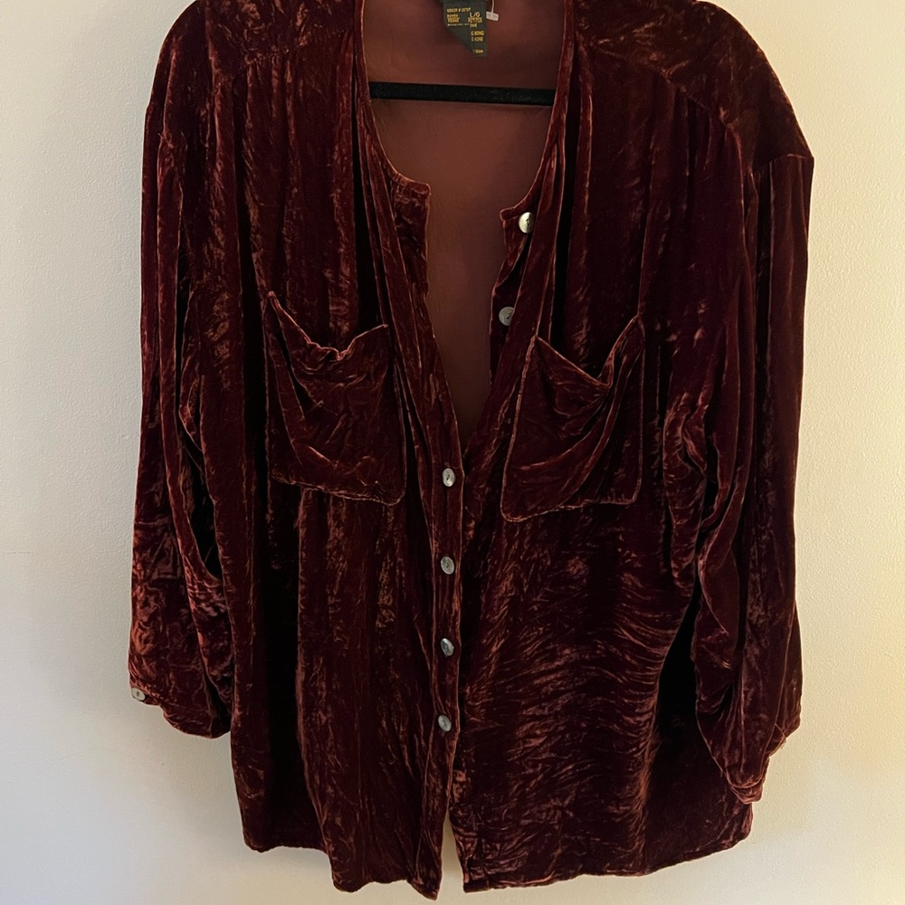 Vintage velvet Eddie Bauer button-up shirt size L.